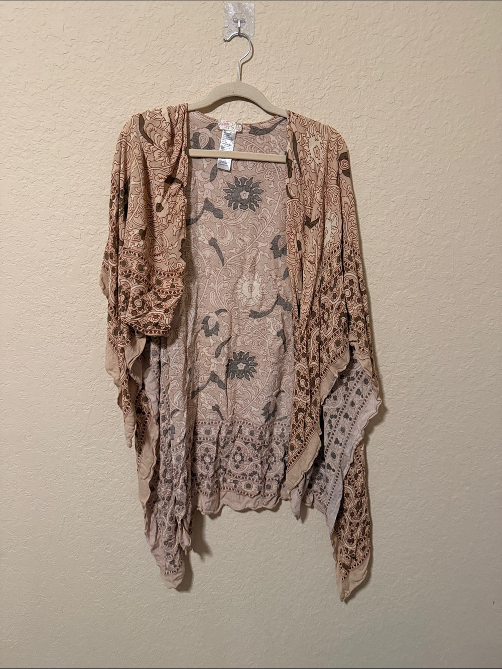Free People Floral Paisley Kimono in Beige and Taupe 100% rayon